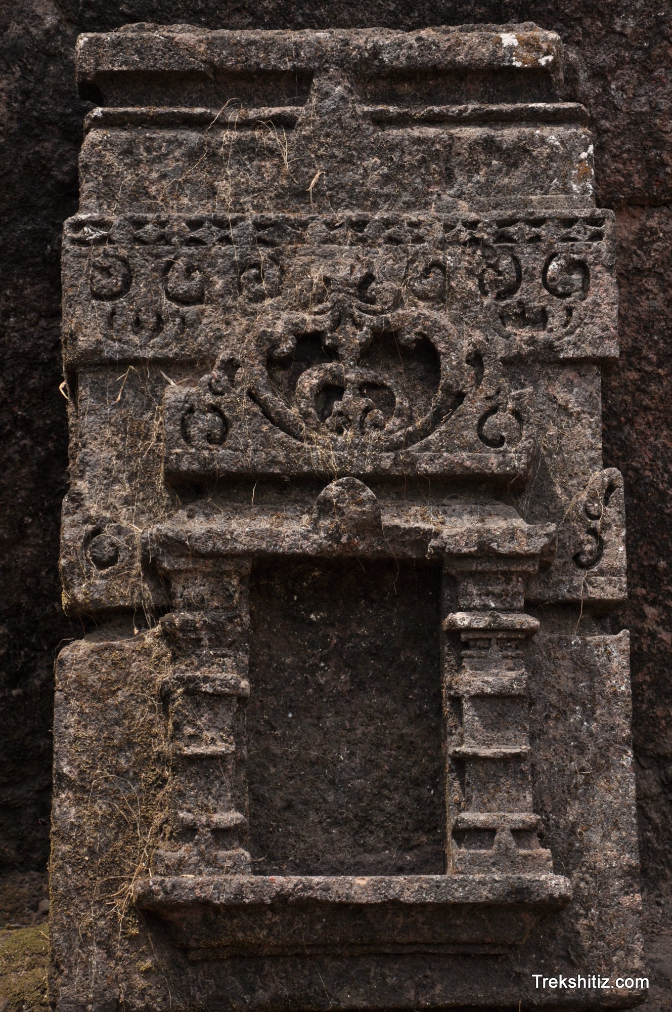 Panhalekaji cave at bottom of fort